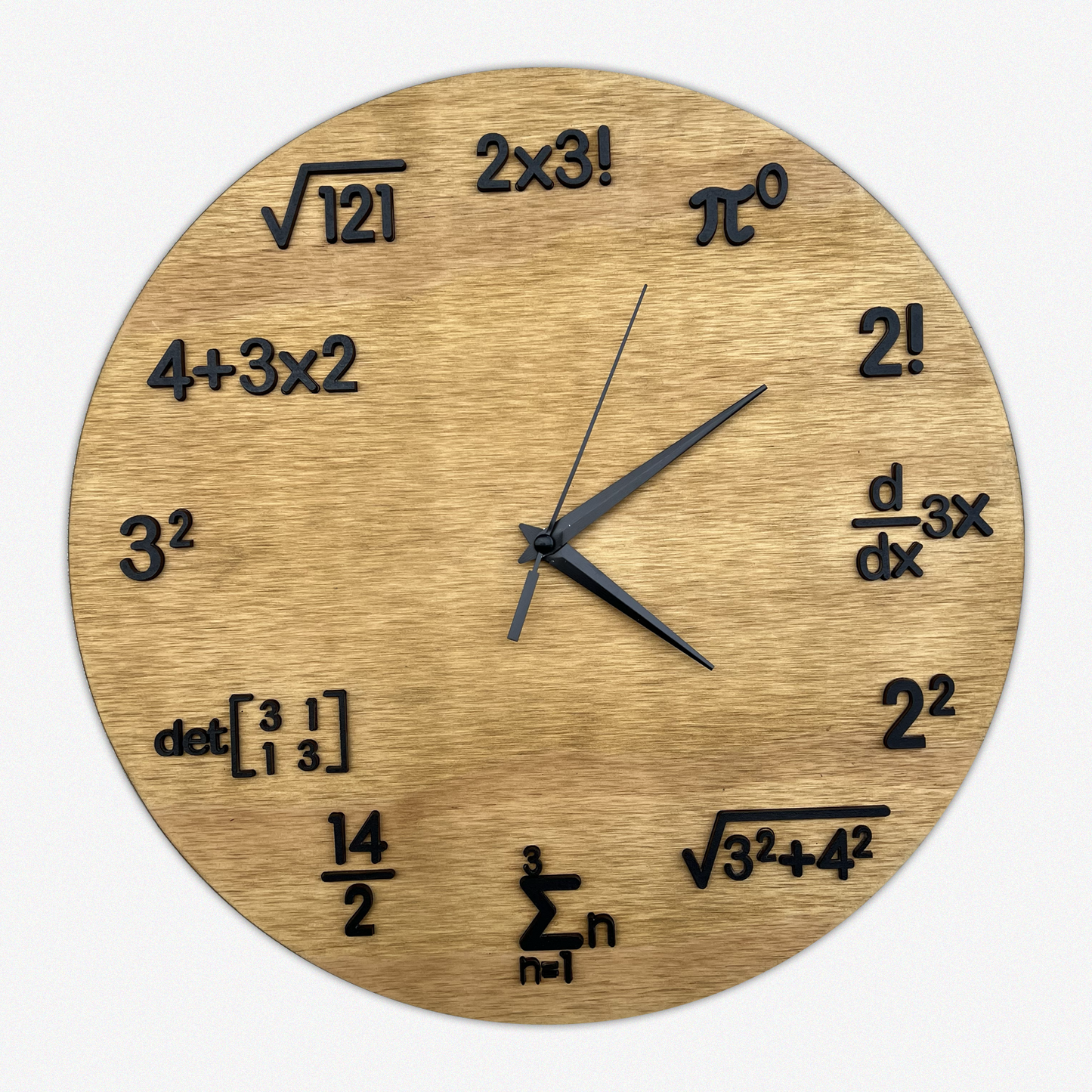 Reloj de madera roble claro matemático - resuelve propblemas