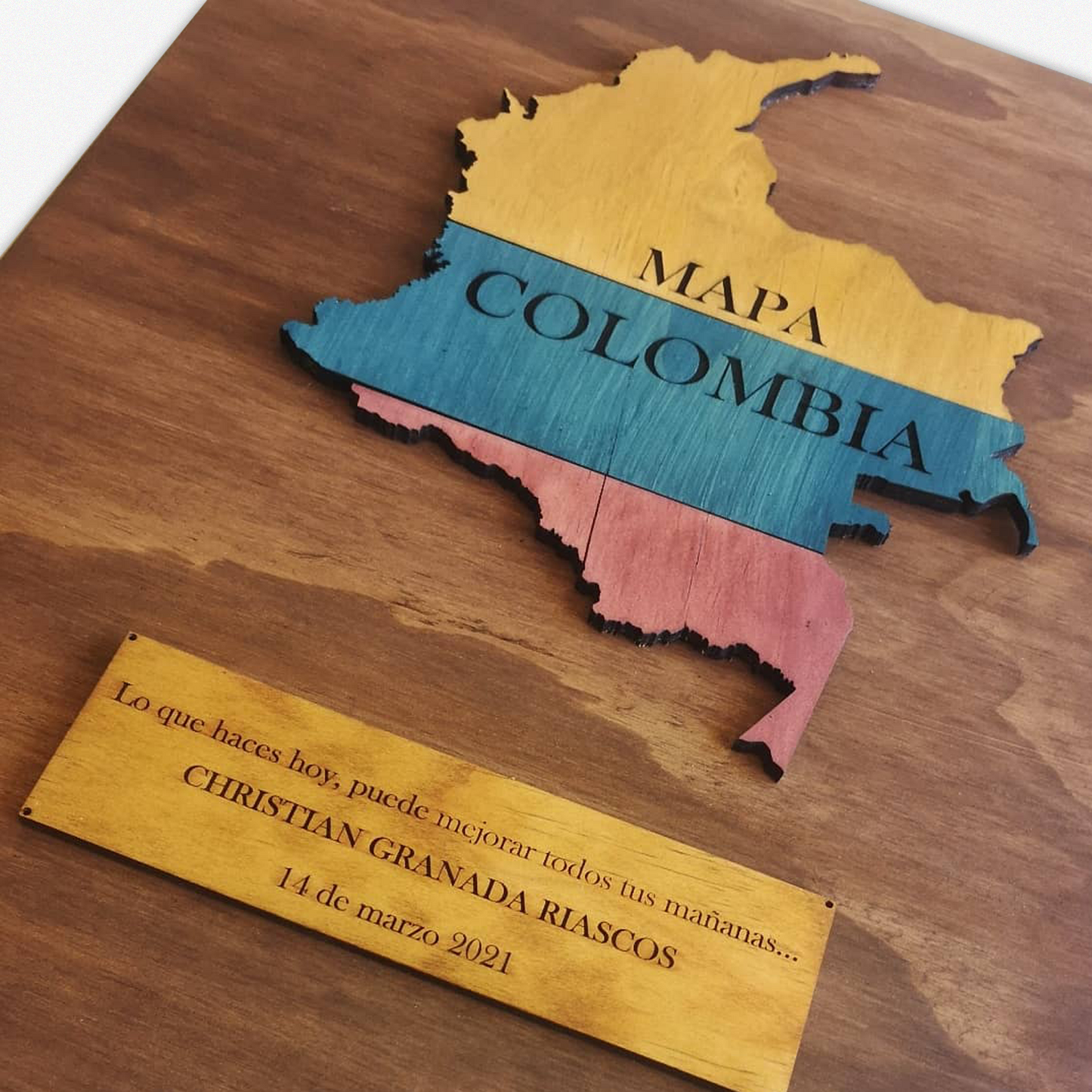 MAPA DE COLOMBIA DE MADERA 3D